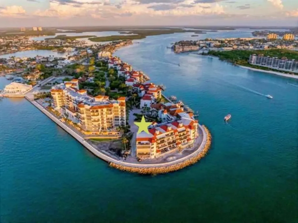 645 La Peninsula Boulevard Naples FL 34113