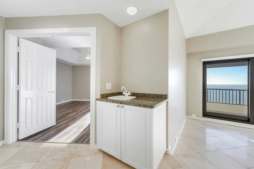 645 La Peninsula Boulevard Naples FL 34113