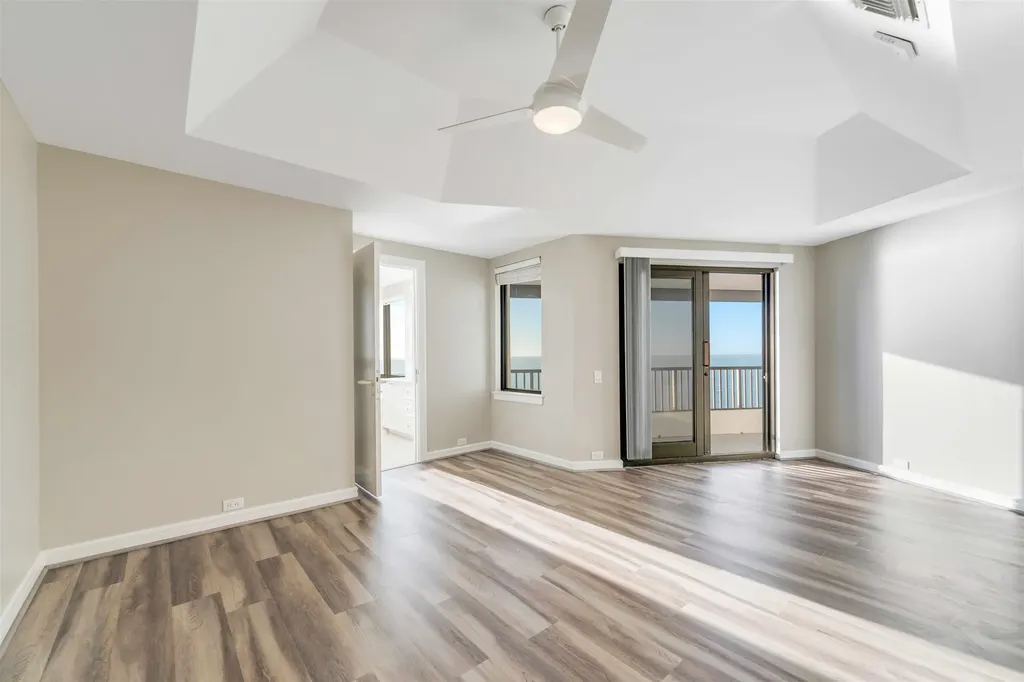 645 La Peninsula Boulevard Naples FL 34113