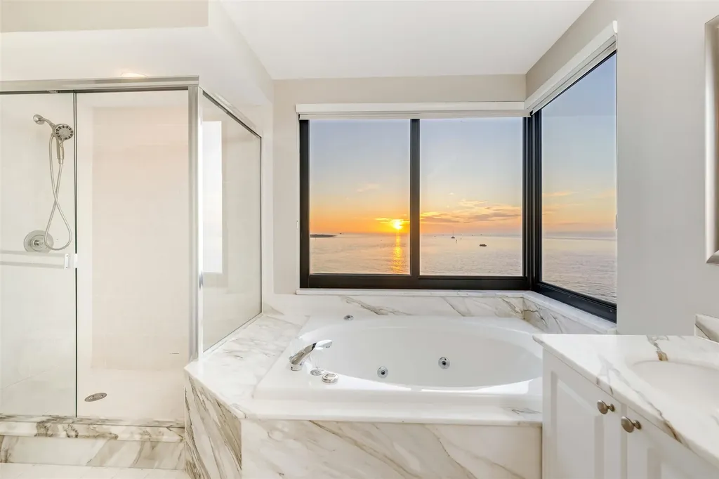 645 La Peninsula Boulevard Naples FL 34113