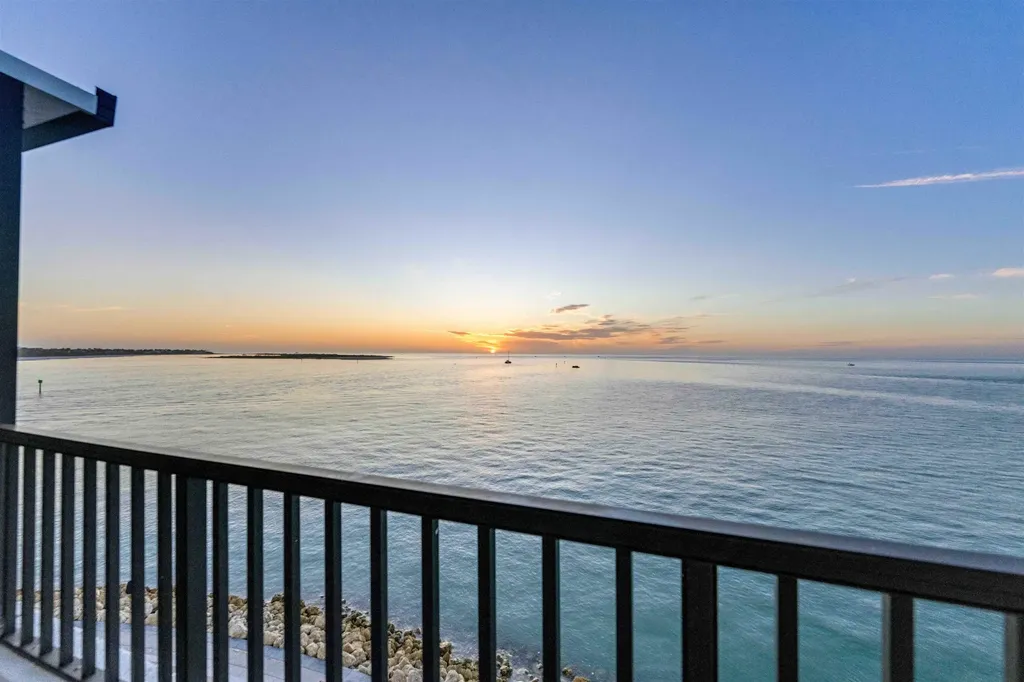 645 La Peninsula Boulevard Naples FL 34113