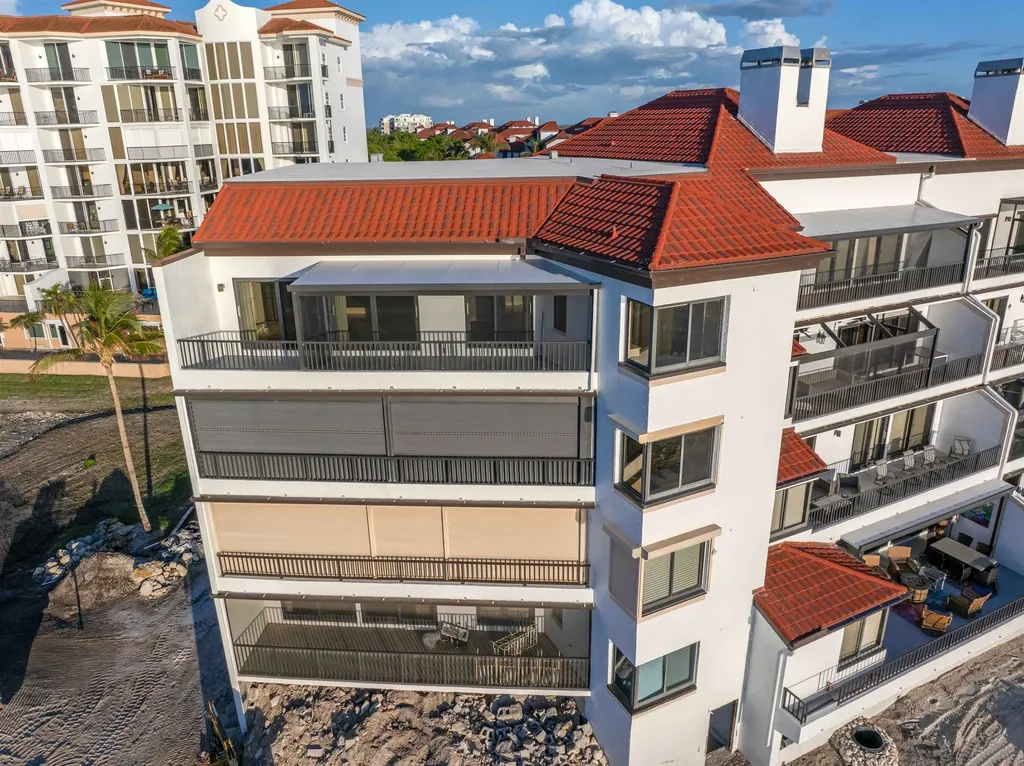 645 La Peninsula Boulevard Naples FL 34113