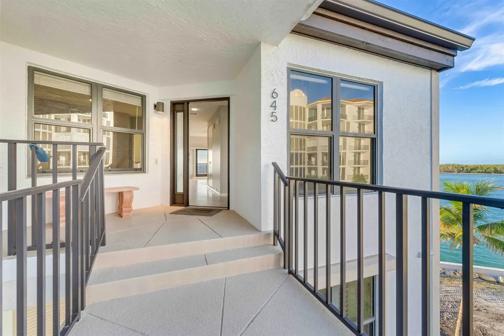 645 La Peninsula Boulevard Naples FL 34113