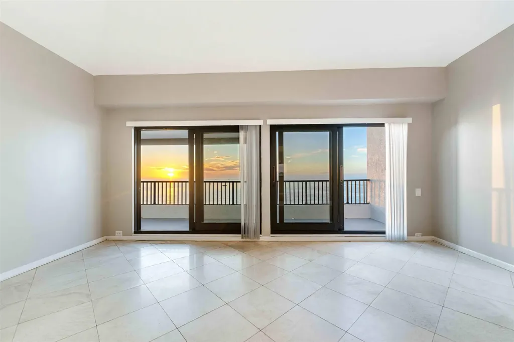 645 La Peninsula Boulevard Naples FL 34113