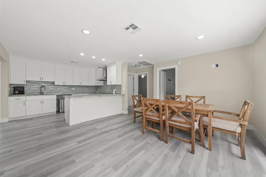 1142 Shell Basket Lane Sanibel FL 33957