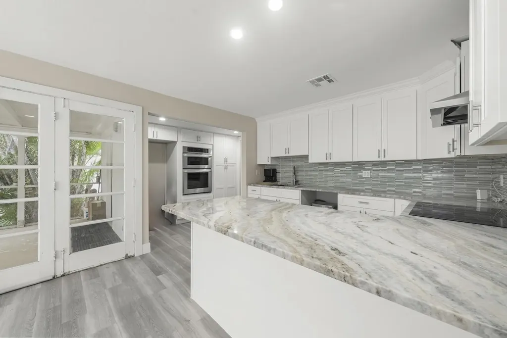 1142 Shell Basket Lane Sanibel FL 33957