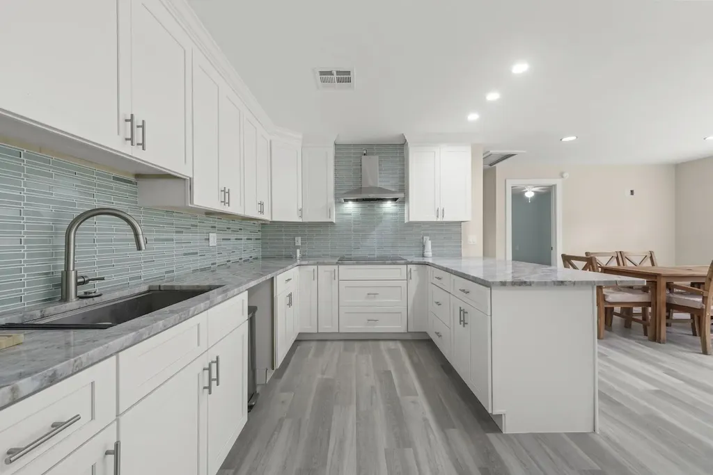 1142 Shell Basket Lane Sanibel FL 33957