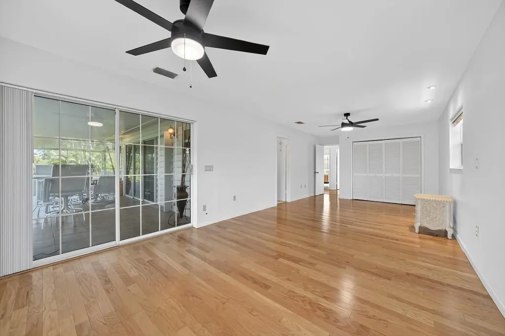 640 Oliva Street Sanibel FL 33957