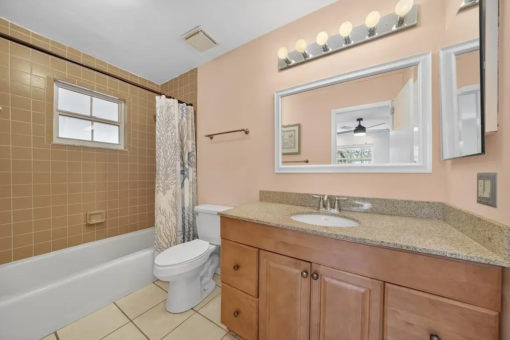 640 Oliva Street Sanibel FL 33957