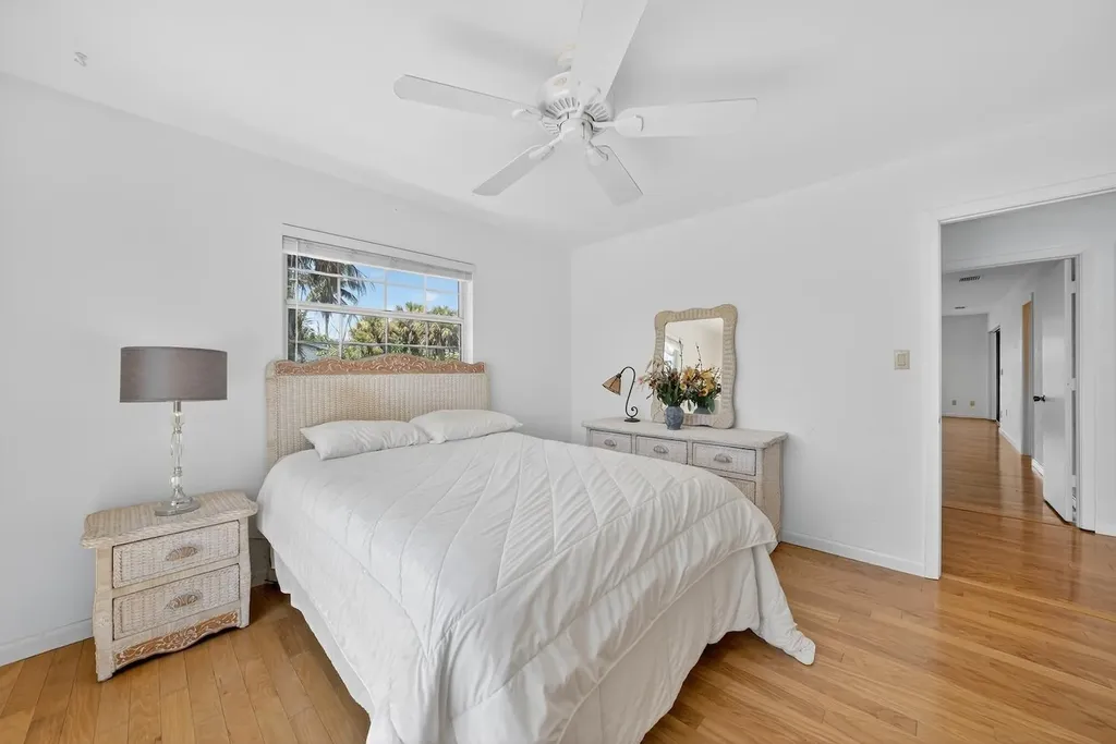 640 Oliva Street Sanibel FL 33957