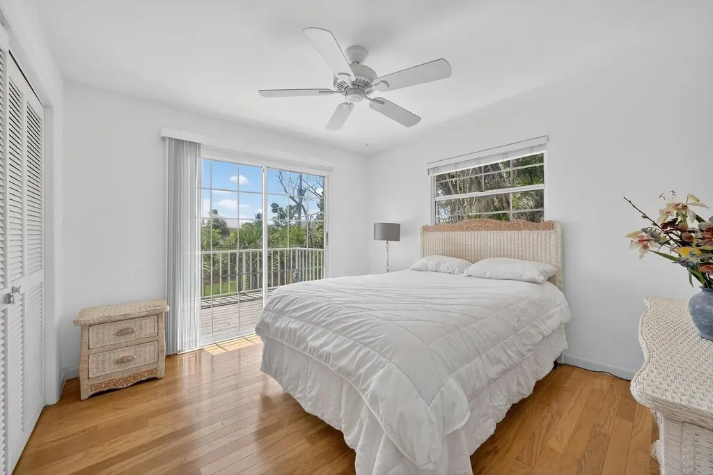 640 Oliva Street Sanibel FL 33957