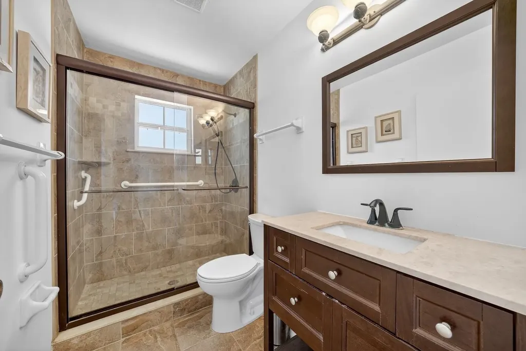 640 Oliva Street Sanibel FL 33957