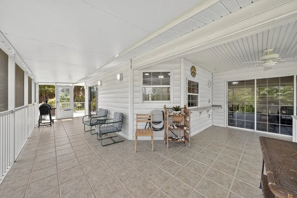 640 Oliva Street Sanibel FL 33957