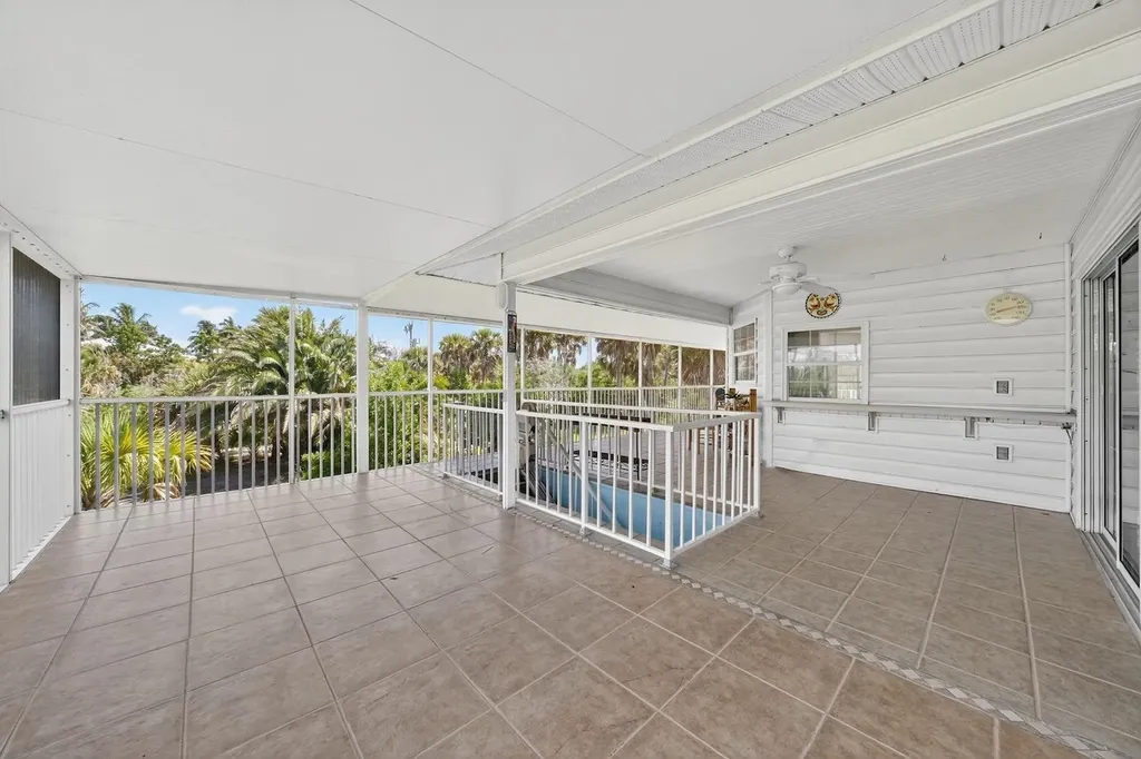 640 Oliva Street Sanibel FL 33957
