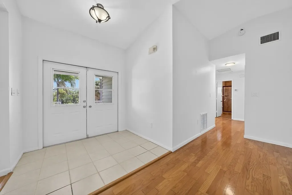 640 Oliva Street Sanibel FL 33957