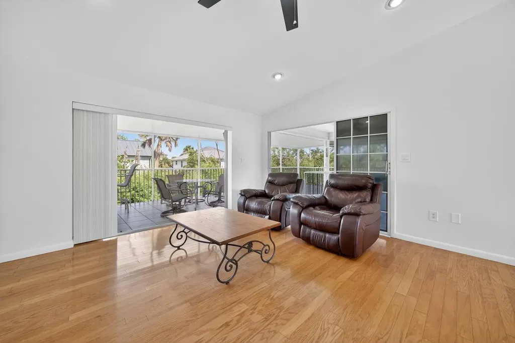 640 Oliva Street Sanibel FL 33957