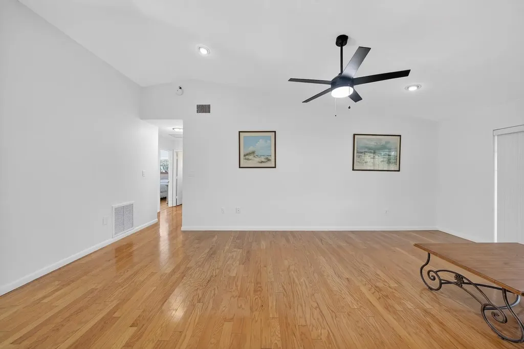 640 Oliva Street Sanibel FL 33957