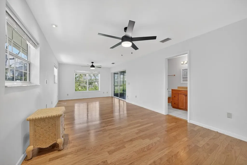 640 Oliva Street Sanibel FL 33957