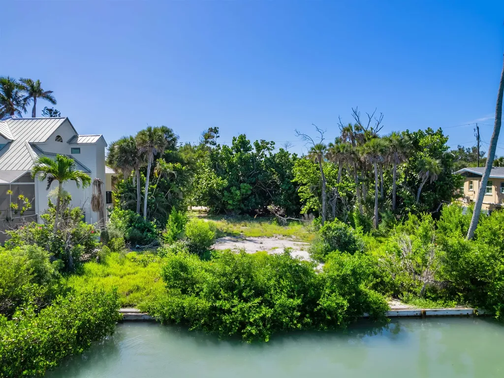 2563 Coconut Drive Sanibel FL 33957