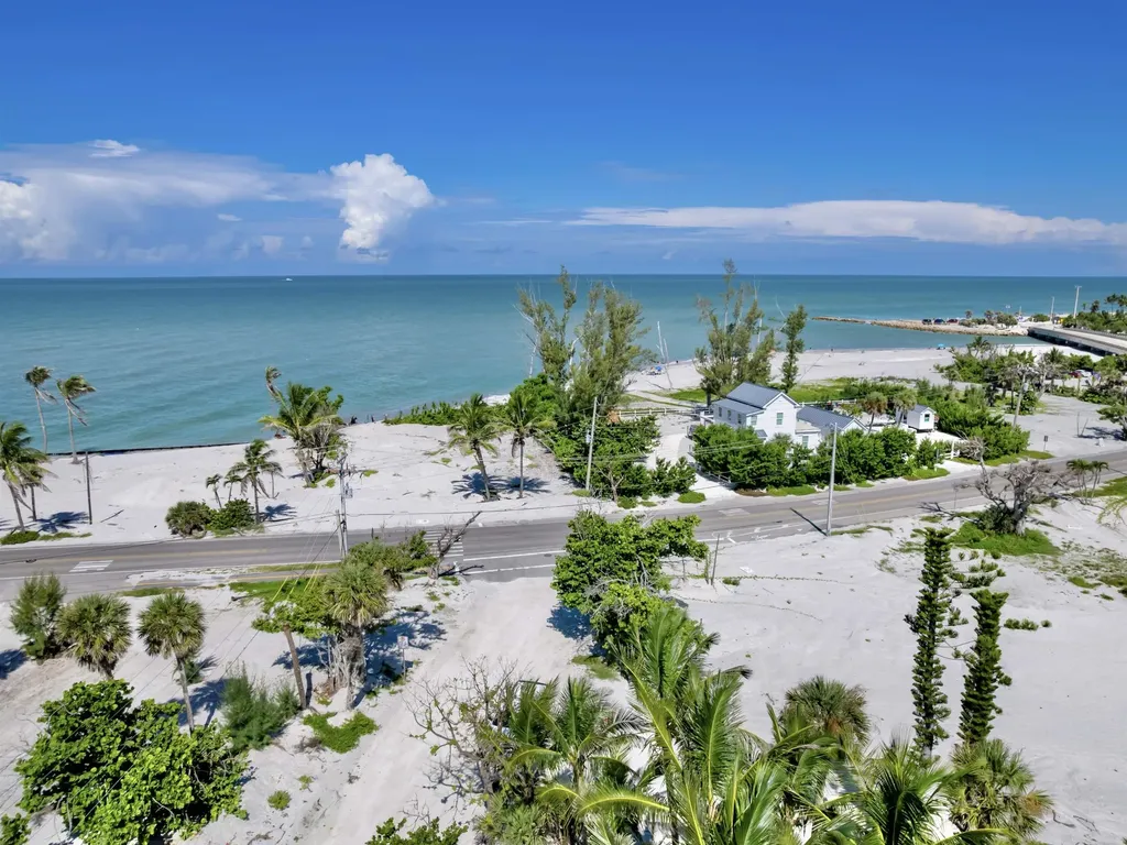 2563 Coconut Drive Sanibel FL 33957