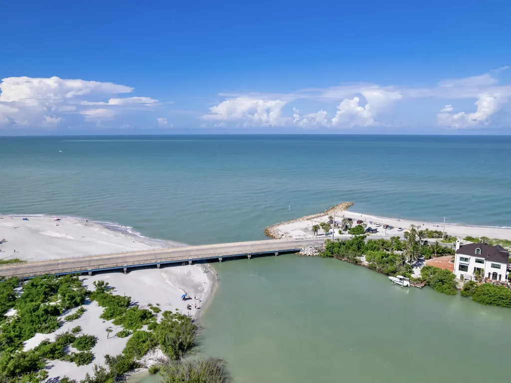 2563 Coconut Drive Sanibel FL 33957