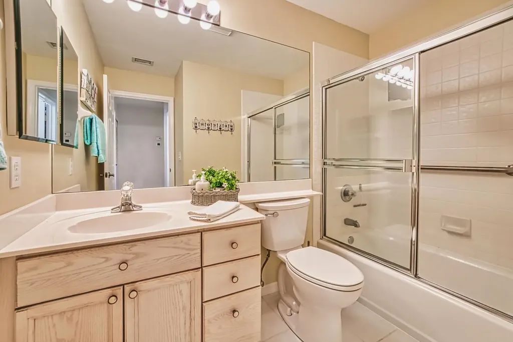 27024 Oakwood Lake Drive Bonita Springs FL 34134