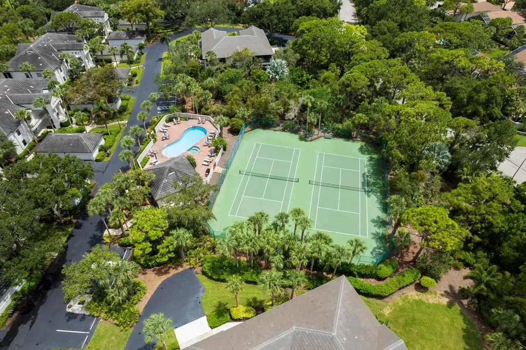 27024 Oakwood Lake Drive Bonita Springs FL 34134