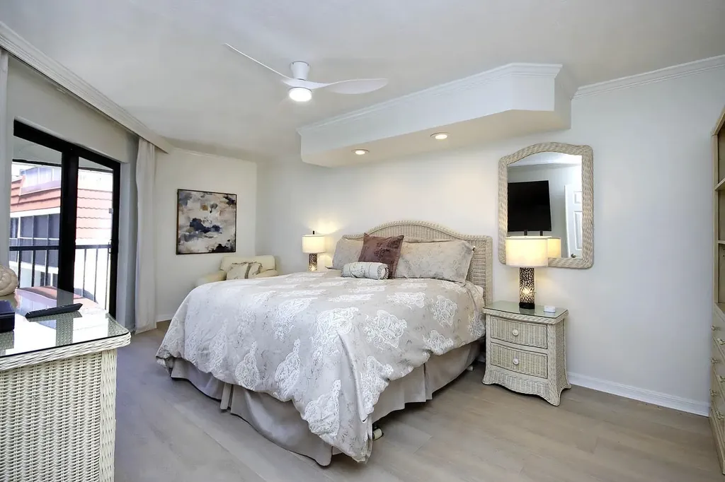 2445 W Gulf Drive Sanibel FL 33957