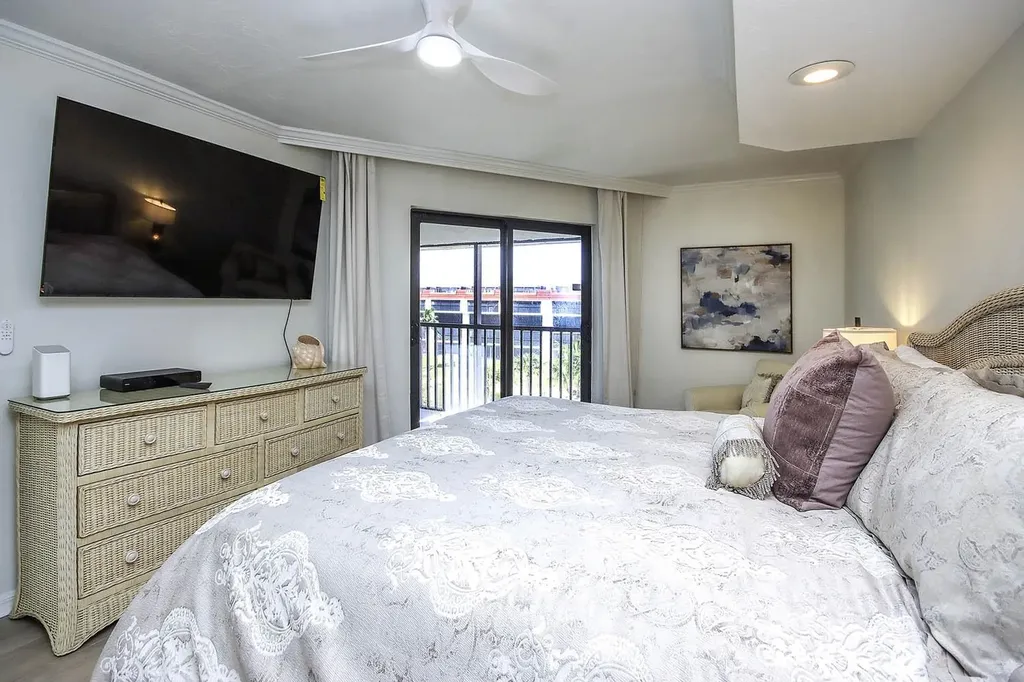 2445 W Gulf Drive Sanibel FL 33957