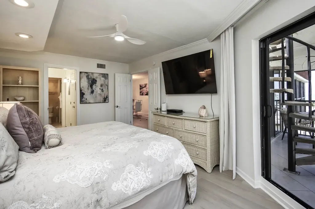 2445 W Gulf Drive Sanibel FL 33957