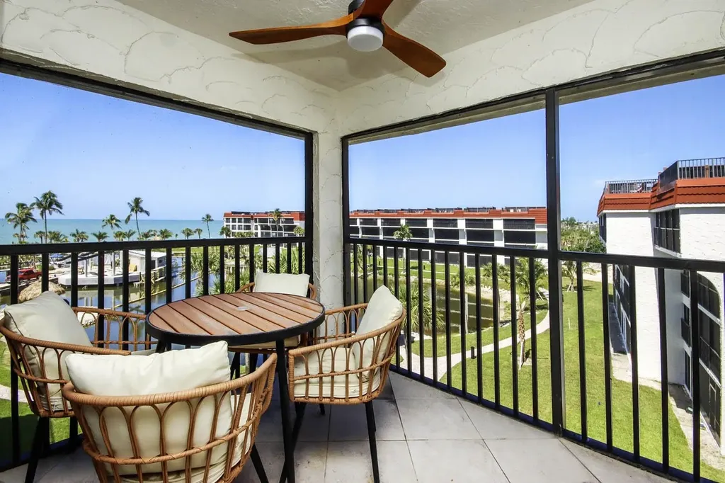 2445 W Gulf Drive Sanibel FL 33957