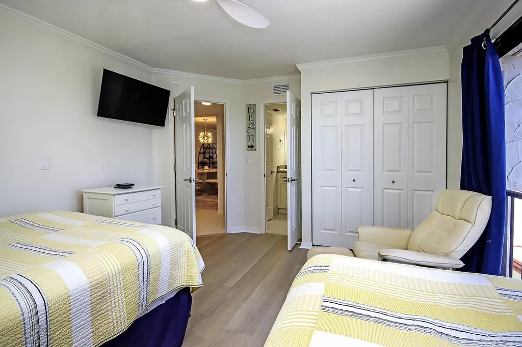 2445 W Gulf Drive Sanibel FL 33957