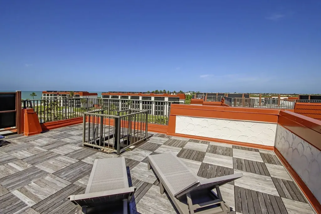 2445 W Gulf Drive Sanibel FL 33957