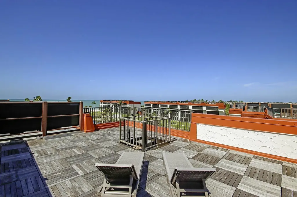 2445 W Gulf Drive Sanibel FL 33957