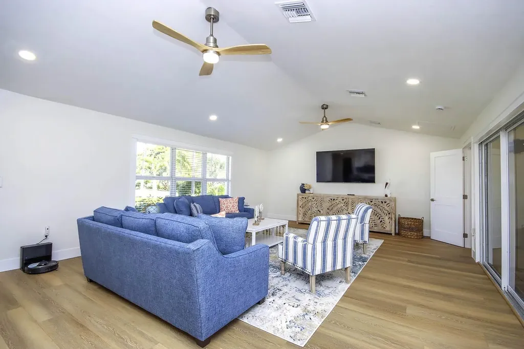 918 Kings Crown Drive Sanibel FL 33957