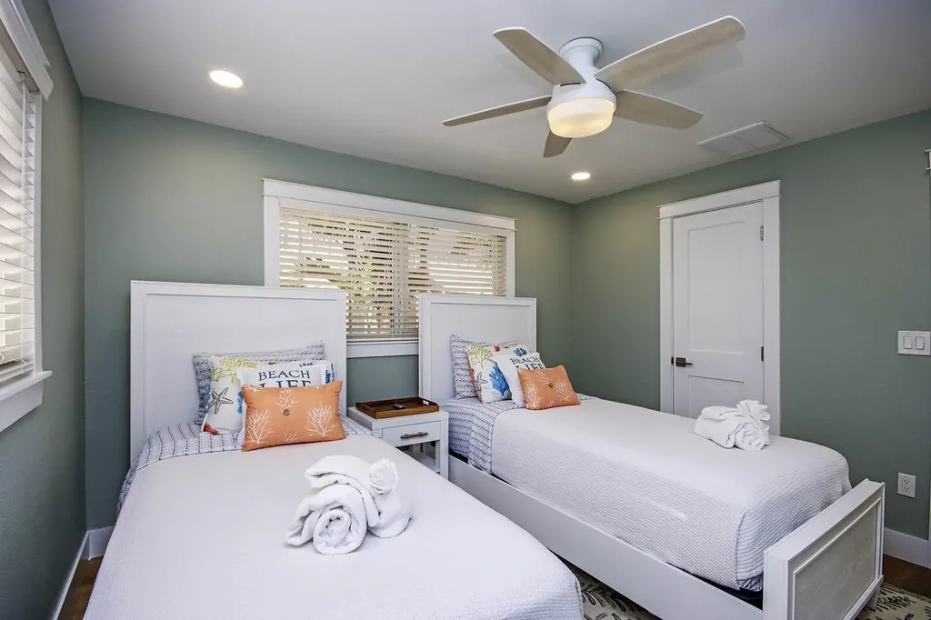 918 Kings Crown Drive Sanibel FL 33957