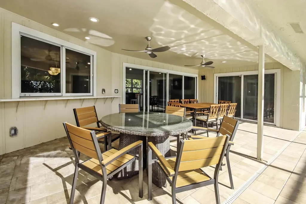 918 Kings Crown Drive Sanibel FL 33957