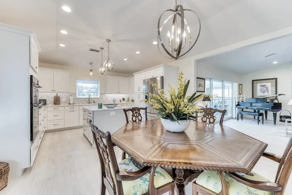 9056 Mockingbird Drive Sanibel FL 33957