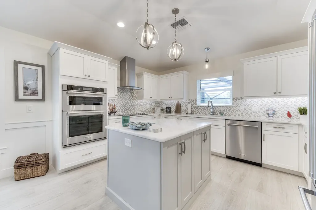 9056 Mockingbird Drive Sanibel FL 33957