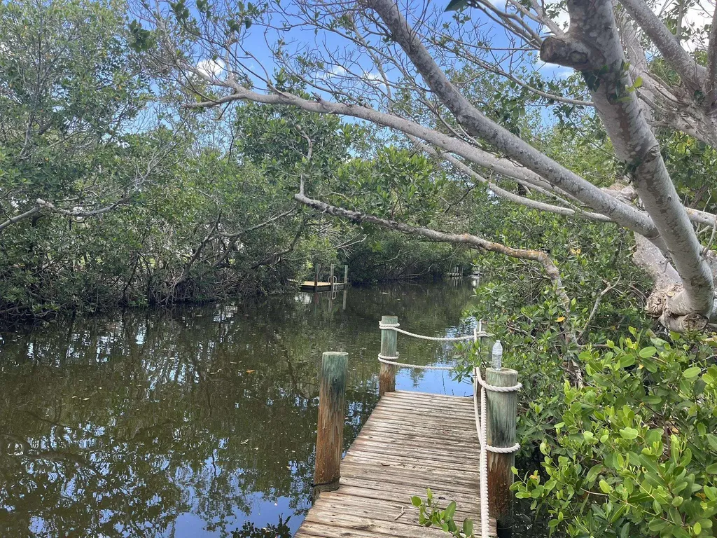 734 Anchor Drive Sanibel FL 33957