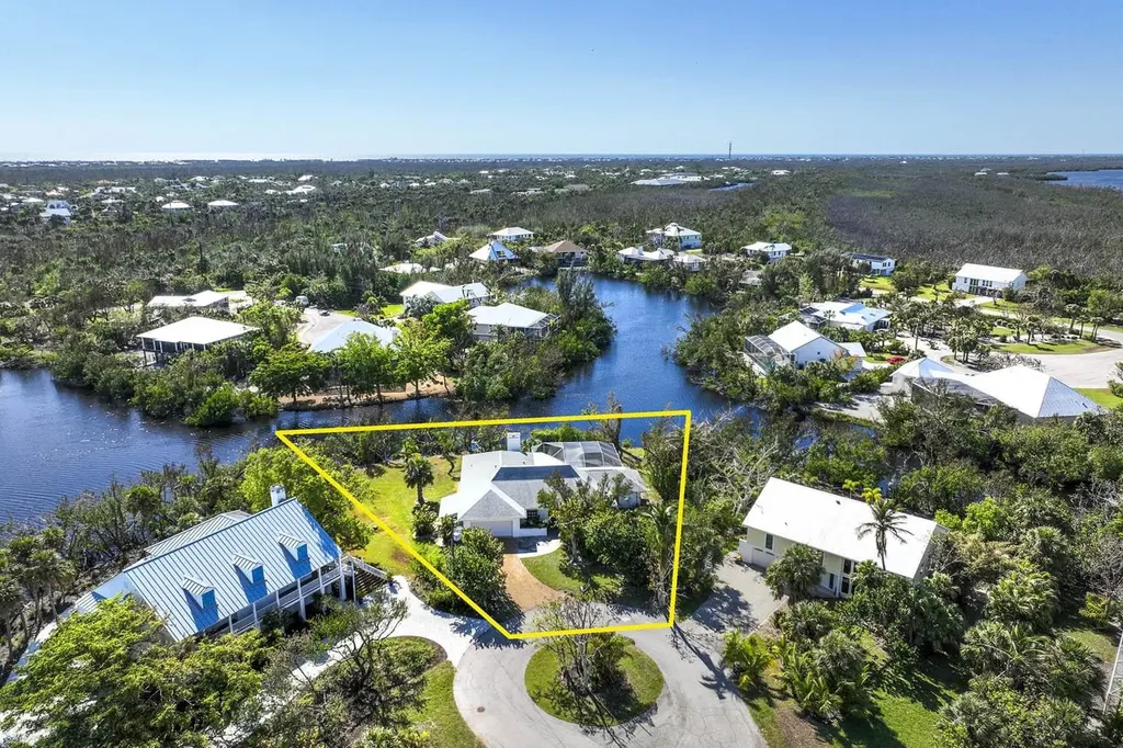 9436 Yucca Court Sanibel FL 33957