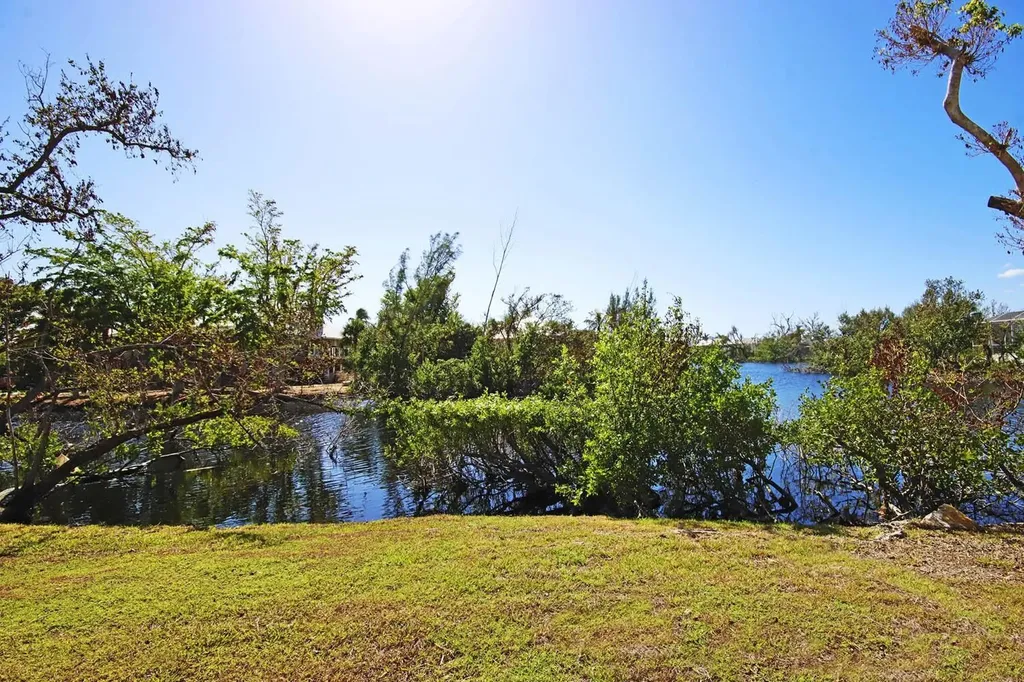 9436 Yucca Court Sanibel FL 33957