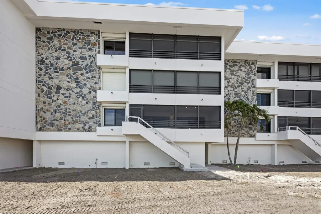 1605 Middle Gulf Drive Sanibel FL 33957