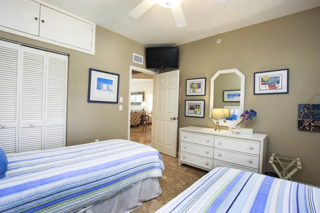 255 Periwinkle Way Sanibel FL 33957