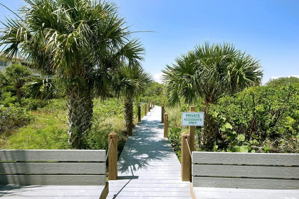 255 Periwinkle Way Sanibel FL 33957