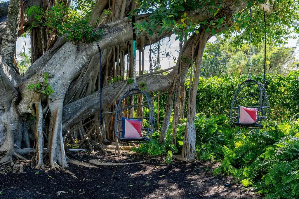 1133 Golden Olive Court Sanibel FL 33957