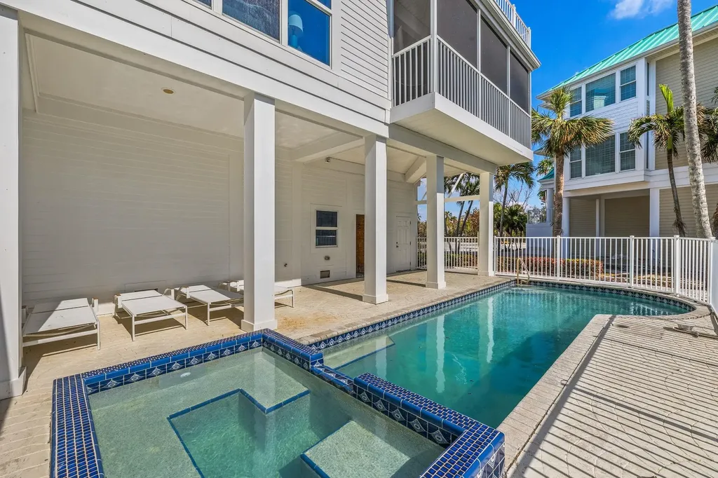 411 Bella Vista Way E Sanibel FL 33957