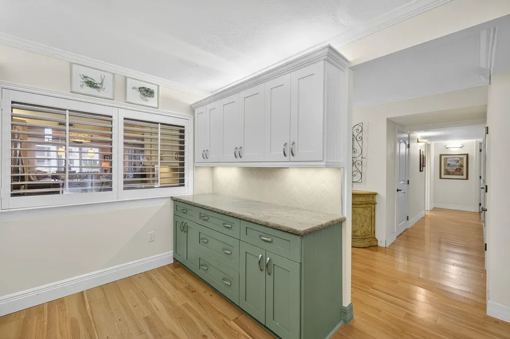 200 Periwinkle Way Sanibel FL 33957