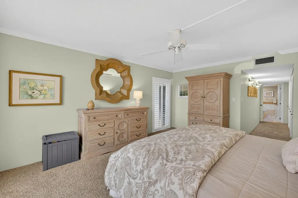 200 Periwinkle Way Sanibel FL 33957