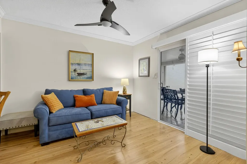 200 Periwinkle Way Sanibel FL 33957